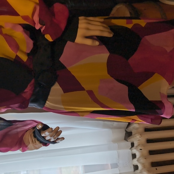 Karl Lagerfeld Vibrant Abstract Long Sleeve Feminine Flowy Dress - Picture 7 of 8